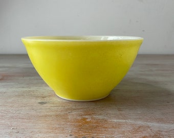 Fabulous Vintage Pyrex "Yellow" solid colour, No 12 nesting Bowl. My vintage home / Vintage decor