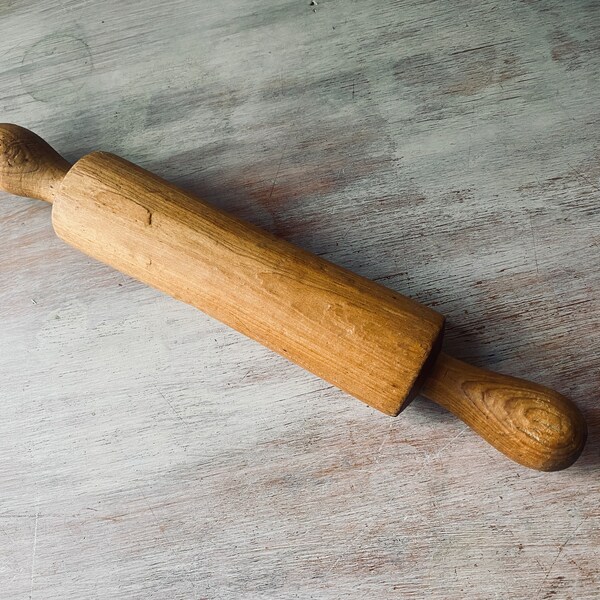 Wonderful VINTAGE rustic wooden rolling pin. Rustic / Vintage kitchen