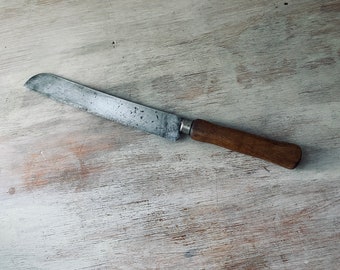 English VINTAGE Wooden Handle 'The Burns Bread Knife". Vintage rustic kitchen / kitchenalia.