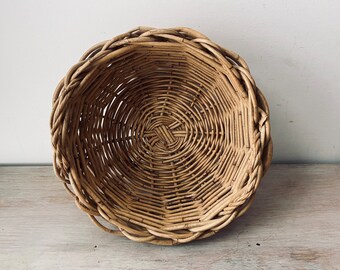 Vintage wicker bakers basket.  My French Home / My Vintage Home