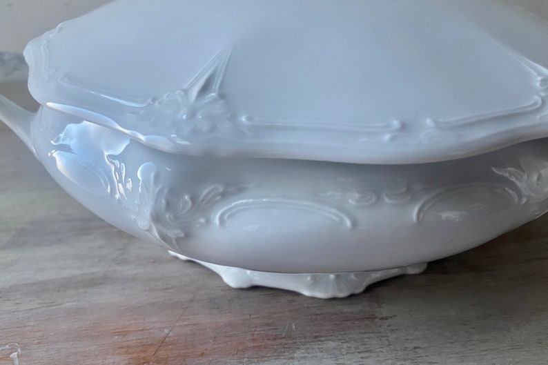 Scarce Tirschenreuth Baronesse Germany White Tureen, complete with lid. image 3