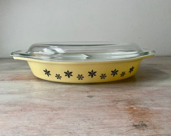 Scarce Vintage JAJ PYREX (England) 'Snowflake' in Yellow, pattern divided casserole dish with original lid. Perfect condition.