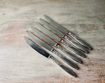 Six VINTAGE GROSVENOR "Christine" pattern, EPNS A1 Dinner knives.