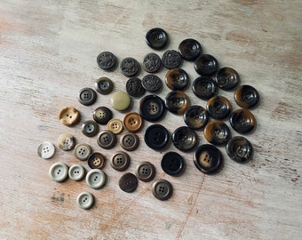 Forty Six large brown tone VINTAGE buttons. Fabulous collection. My Vintage home.