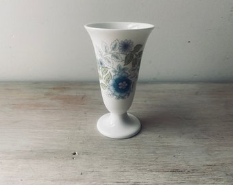 Vintage ENGLISH WEDGWOOD vase. My white vintage home / Vintage decor