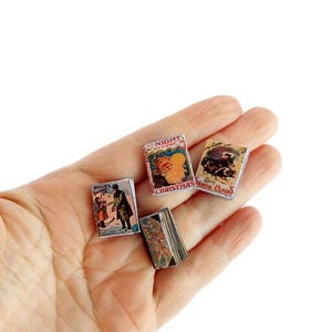 Christmas Dollhouse Mini Book - 1:12 Scale Vintage Printable DIY