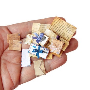 Kit de bricolaje de cartas y sobres vintage imprimibles en miniatura de casa de muñecas antigua