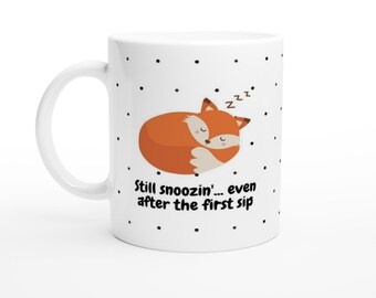 24-MAG Still Snoozin’… | Niedliche Fuchs Kaffeetasse | Niedliche Tiere Serie | 11 Unzen Keramikbecher | Weiße Keramik Kaffeetasse
