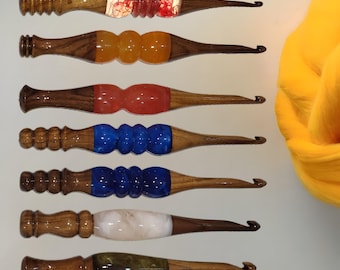 Ganchillo de madera hecho a mano: mango ergonómico de resina, herramienta de manualidades colorida