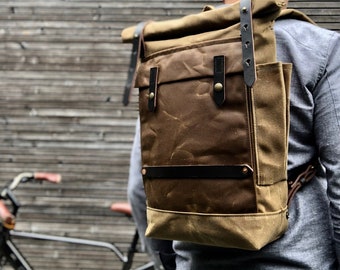 Convertible backpack into bike pannier / bicycle bag in waxed canvas  /  bike accessories