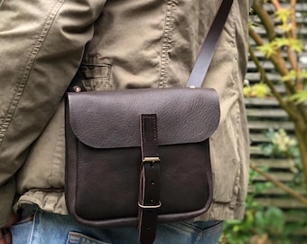 Satchel made in dark brown oiled leather  with adjustable shoulder strap UNISEX
