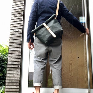 Forest Green Waxed Canvas Messenger Bag: Unisex Crossbody