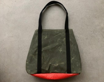 Large vegan tote bag in olive green waxed canvas with bottom in Piñatex™  office tote  bucket tote bag COLLECTION UNISEX