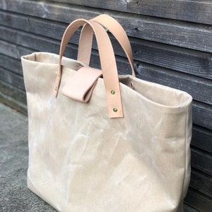 Waxed canvas tote bag carry all with leather handles and bottom COLLECTION UNISEX image 2