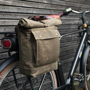 Motorcycle bag with detachable shoulder strap   Bicycle bag in waxed canvas with volume pocket   Bike accessories  Waxed canvas saddlebag