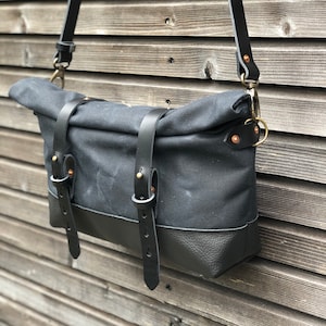 Toile cirée noire et sac en cuir / sac de messager / sac de jour en toile