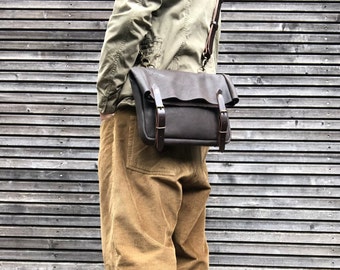 Musette satchel made in oiled leather  with adjustable shoulderstrap UNISEX