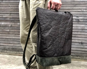 Vegan backpack in Piñatex™ and  waxed canvas medium size