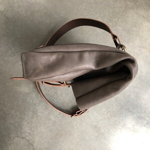 Leather messenger with folded top in oiled leather Musette Satchel with adjustable shoulderstrap image 5