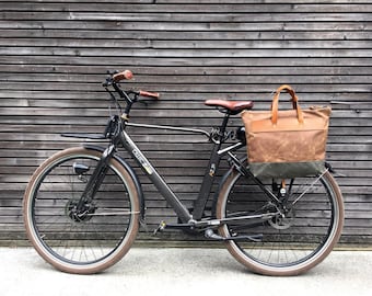 Waxed canvas pannier tote bag with zipper closure / waterproof bicycle tote bag