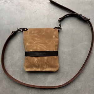Sac de jour en toile cirée / petit sac messager COLLECTION UNISEXE