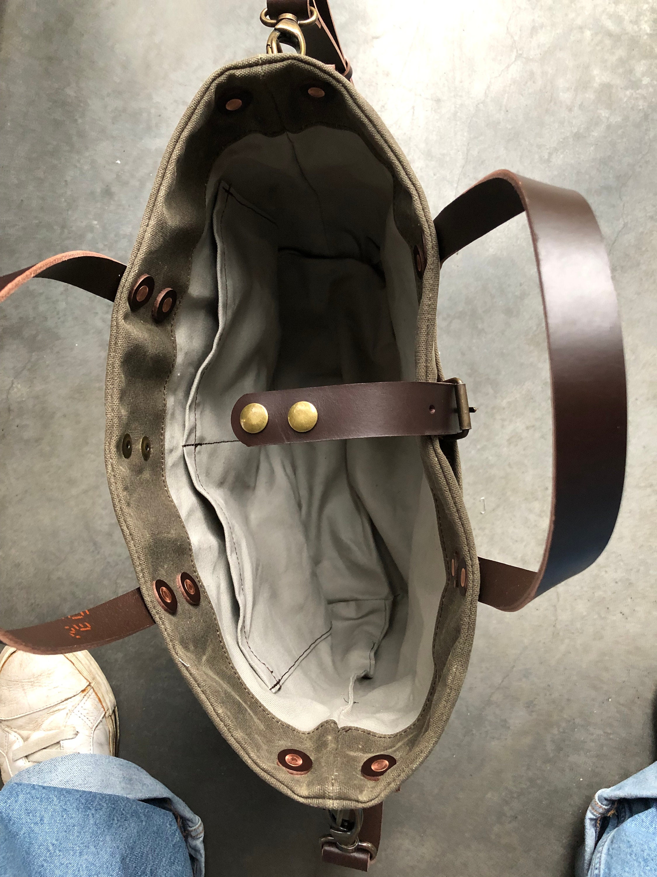 Tote Bag in Waxed Canvas With Leather Bottom and Cross Body