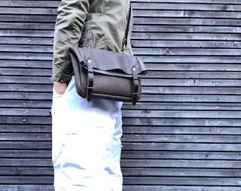 Small messenger bag satchel made in oiled leather  with adjustable shoulderstrap UNISEX