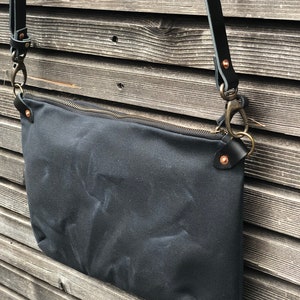 Waxed canvas day bag / zipper bag COLLECTION UNISEX image 4