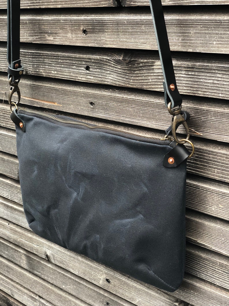 Waxed canvas day bag / zipper bag COLLECTION UNISEX image 4