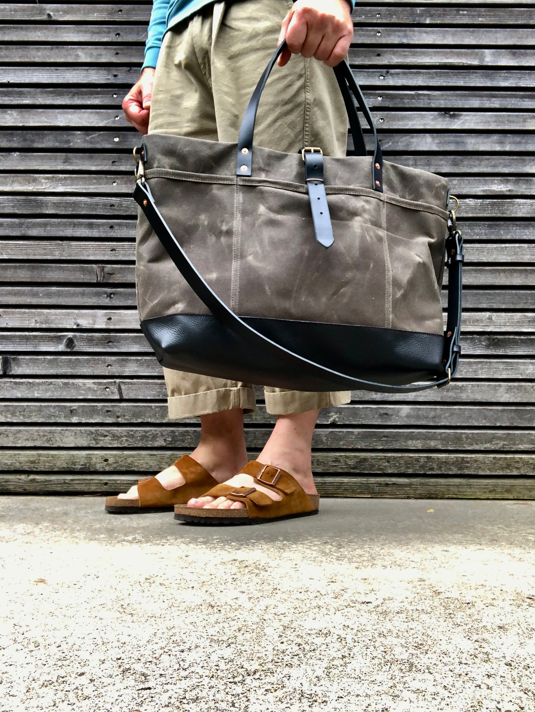 トートバッグ Classic XL leather-trimmed canvas tote bag Leather Trim Canvas Tote Bag