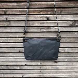 Waxed canvas day bag / zipper bag COLLECTION UNISEX image 2