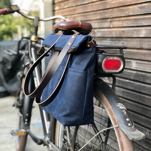 Waterproof bicycle pannier in waxed canvas with zipper closure and cross body strap bike accessories image 9