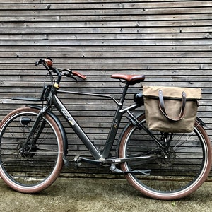 Waterproof bicycle pannier in waxed canvas with zipper closure and cross body strap bike accessories image 7