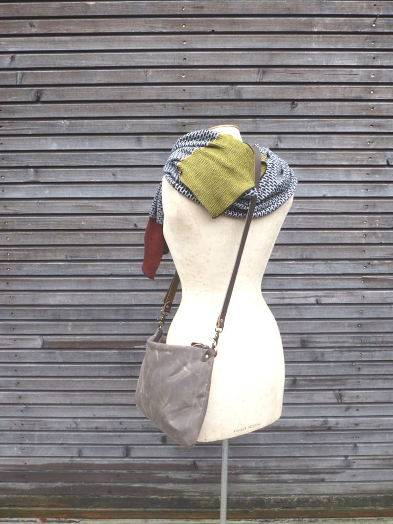 Waxed canvas day bag / zipper bag COLLECTION UNISEX image 6