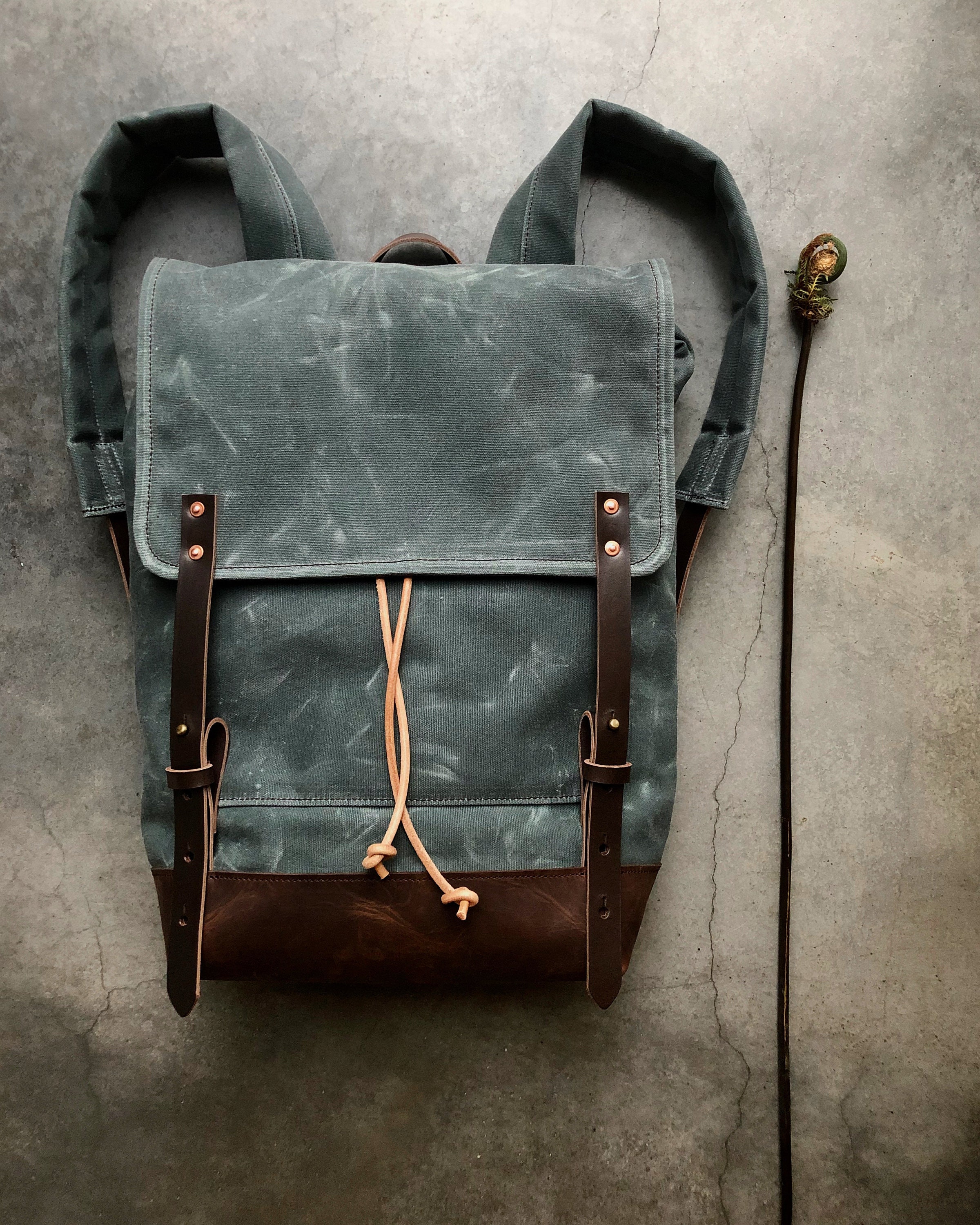 MEER. Canvas leather backpack-