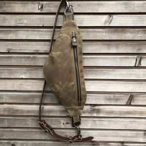 Sac banane en toile cirée / sac à bandoulière / sac poitrine / sac de jour / avec bandoulière en cuir