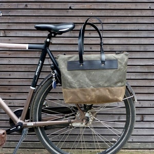 Waxed canvas pannier / bicycle bag with zipper closure / tote bag / bike accessories image 1