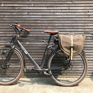 Waxed canvas pannier / bicycle bag with flap, bike accessories image 2