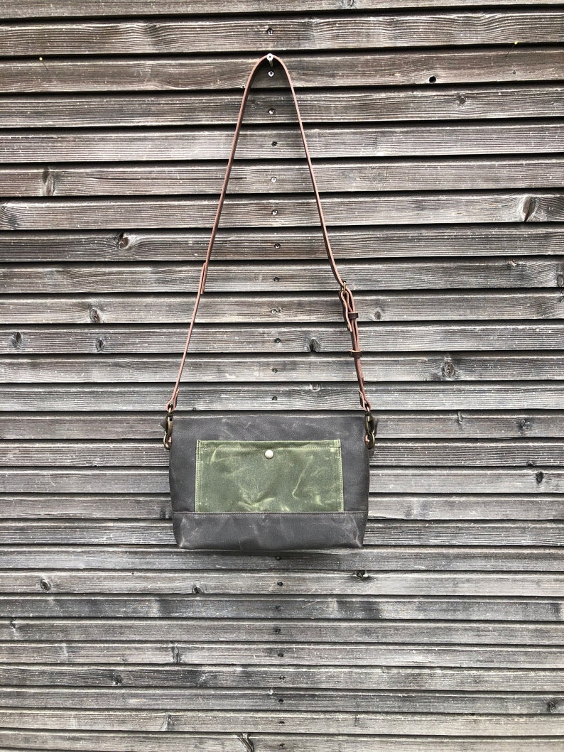 Field bag made in waxed canvas and leather satchel / messenger bag / canvas day bag image 8