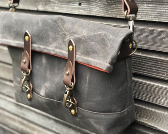 Field bag made in waxed canvas and leather satchel / messenger bag / canvas day bag