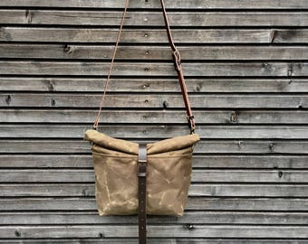 Waxed canvas messenger bag / cross body bag with leather shoulder strap and double waxed canvas padded bottem COLLECTION UNISEX