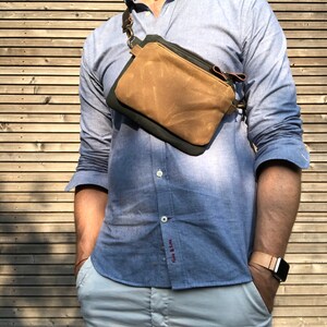 Sac banane en toile cirée / sac ceinture / petit sac messager/ sac kangourou avec bandoulière en cuir