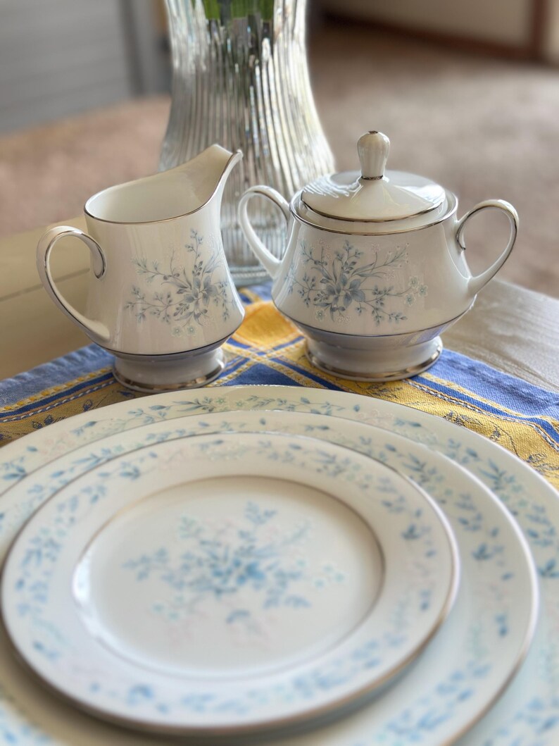 Noritake Carolyn China Set: Blue Floral Platinum Trim - 50 Piece ...