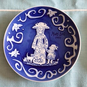 Set of 4 Royal Copenhagen Mother’s Day Collector Plates – 1971, 1972, 1973, 1975 – Danish Blue & White Porcelain