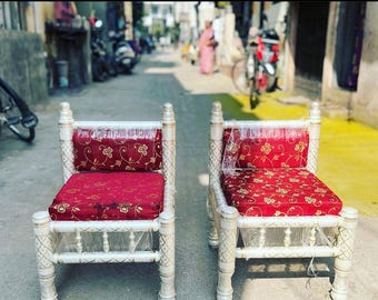 Pequeñas sillas de boda Sankheda de madera: asientos tradicionales para ceremonias indias (par de 2)
