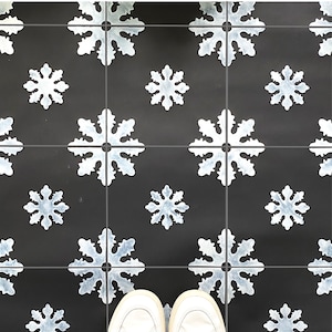Aria-tegelstencil voor vloeren, tegels en muren - DIY-vloerproject