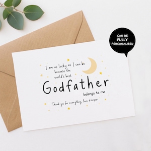 Puede incluir: Tarjeta de felicitación blanca con el texto "Godfather" y "Thank you for everything, love Harper". La tarjeta tiene un diseño de luna creciente y estrellas, con un sobre marrón en el fondo. También se ve el texto "Puede ser totalmente personalizado".