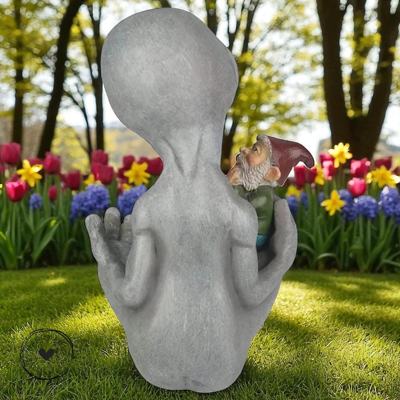 Alien Garden Gnome | Funny Scary Space Yard Decor | UFO Outdoor Statue ...