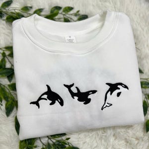 Orca Embroidered Sweatshirt – Killer Whale Ocean Crewneck – Cute Marine Animal Shirt – Coastal Gift for Nature and Sea Life Lovers