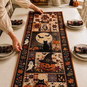 Halloween patchwork gewatteerde tafelloper, zwarte kat, pompoen, spook, heksenhoed, rustieke boerderijstijl herfst eettafeldecoratie